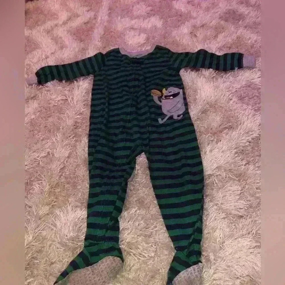 Set of 3 Carter’s sleepsuits size 2T - Picture 3 of 4